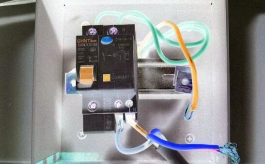 单相电机需要配多大断路器？这里有详细的计算方法和注意事项