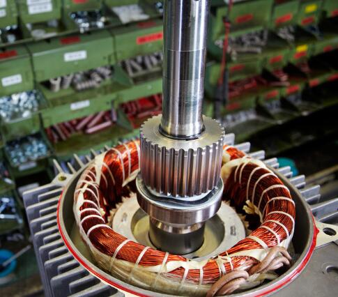 单片机控制三级管驱动直流电机的方法